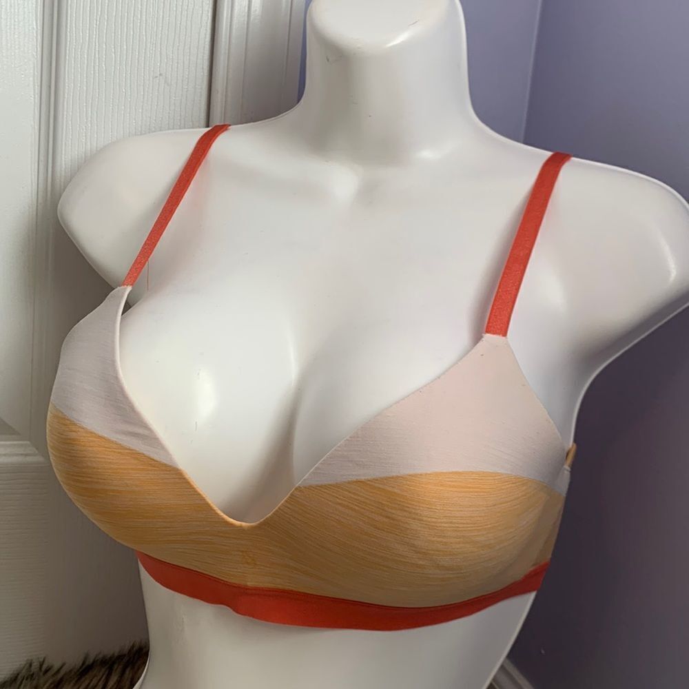 Victoria’s Secret No-Wire Lined Wireless Bra 32B